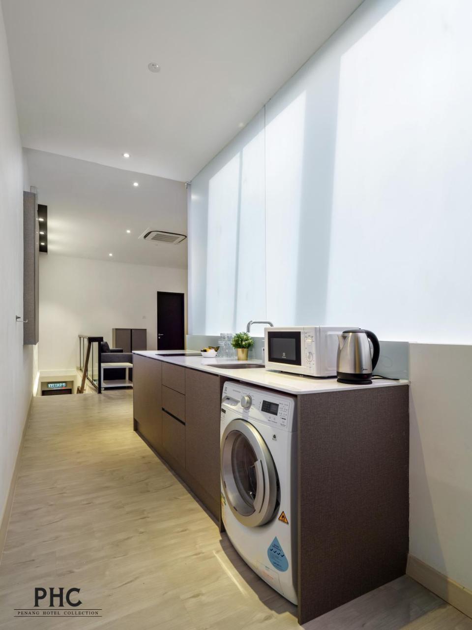 Hutton Suite Hotel Managed By The Ascott Limited George Town Bagian luar foto